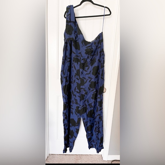Kate Spade Blue and Black Floral One-Shoulder Jumpsuit - Picture 2 of 5